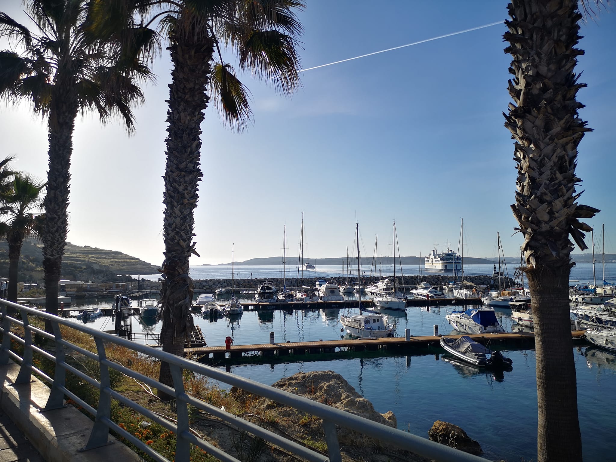 Mgarr Marina  viewpoint to Comino island — photo