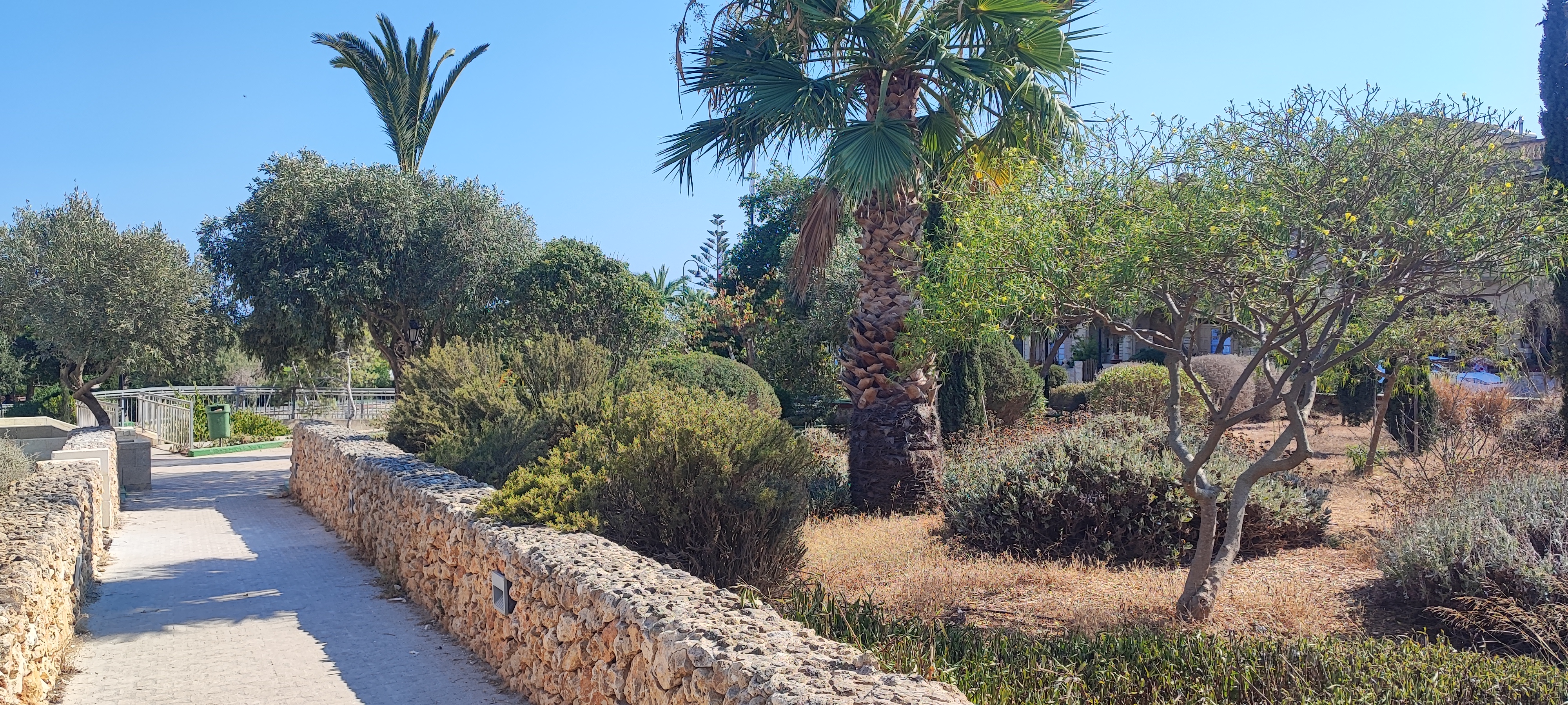 Xaghra playground and gardens — photo