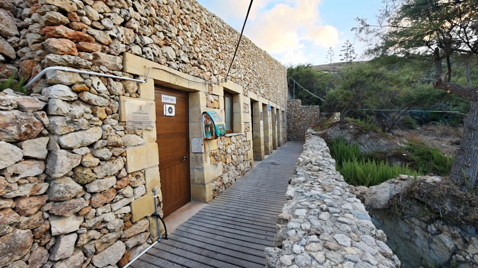 Public Toilet Location — photo