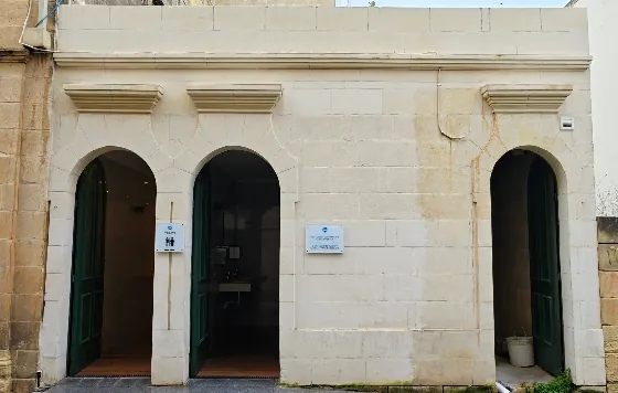 Qala public toilet  — photo