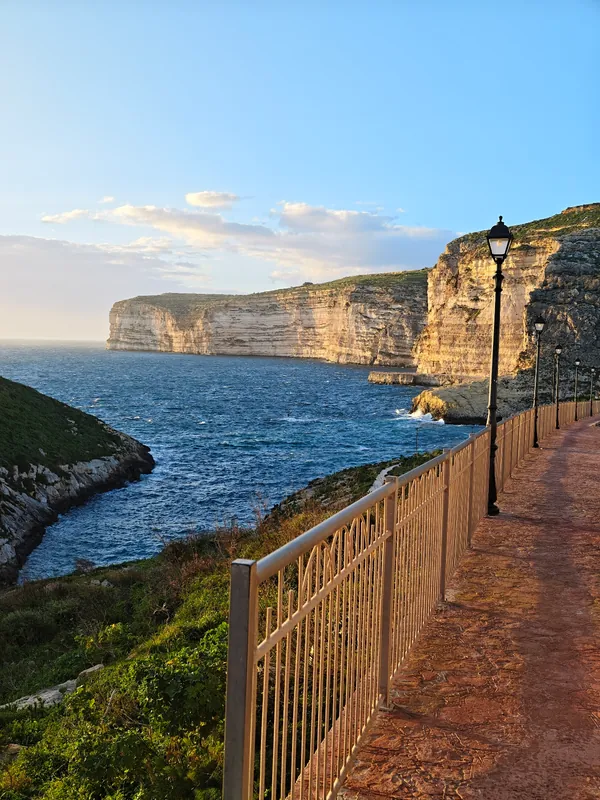 Xlendi Bay — photo